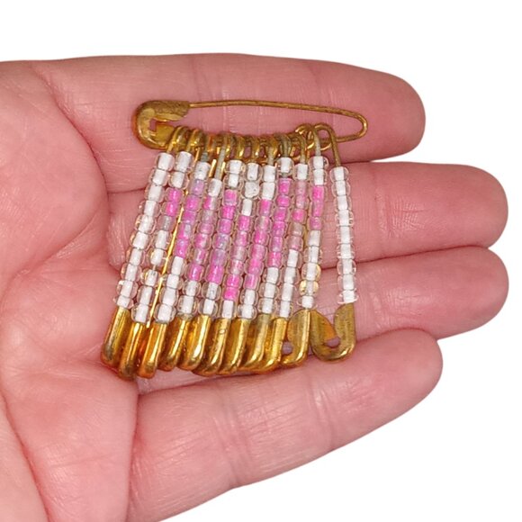 🎯 10 for $10 / Vintage Beaded Heart Pin - Picture 4 of 7